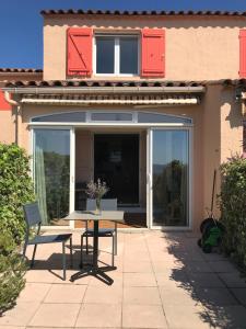 Maison 6 personnes, vue mer, plage à 500m, calme, piscine