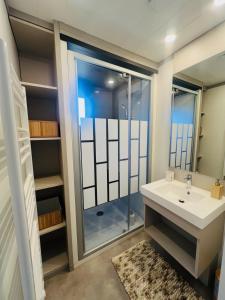 Chalets Magnifique chalet climatise avec jardin adapte PMR : photos des chambres
