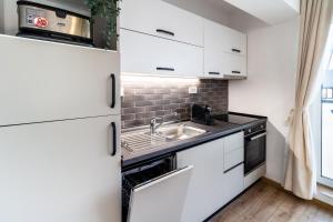 Skylark - Cairo Penthouse cu Jacuzzi si Vedere la Munte