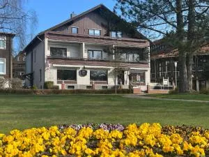 Hahnenkleer Tied 2 - بوكسفيس هاننكلي