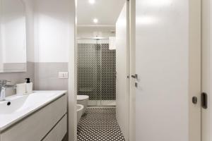 Gorizia Modern One Bedroom by Halldis