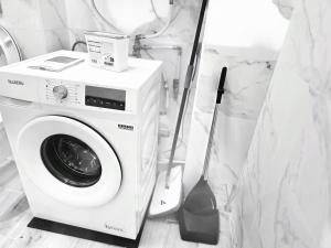 E1 - Charmant studio en intramuros, rénové climatisé