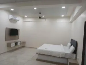 Hotel Radhe Palace - Vapi