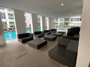 CloudNest Infinity Sky pool Hostel