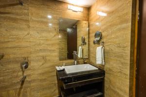 Hotel Di Arch Lucknow