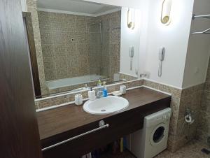 Reina Apart Barcelo Beach