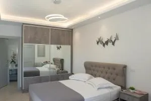 Little Diamond - Órmos Athiniós