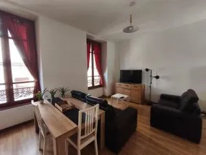 3 Pièces Centre Médiéval - 沃洛尔维尔