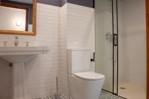 Luxury new apartment 10 min walk to the beach