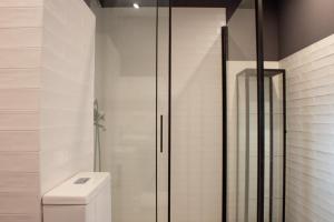 Luxury new apartment 10 min walk to the beach