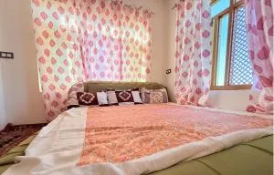 SOFi GULMARG GUEST HOUSE - Kanzalwan