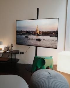 Charming 3BR Design Loft in the Heart of Ari