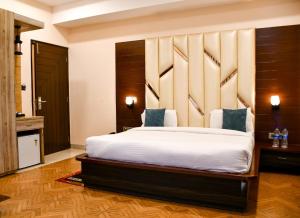 Hotel Le Osh Lansdowne - 500m from Bhulla Lake and Free Live Music on Weekends