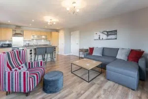 Stylish 2-Bed Flat with balcony, 10mins to NEC & Airport Free Parking - Knowle