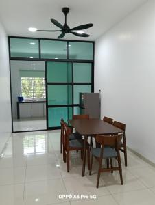PaddyView 2-storey Landed GuestHouse 15pax 4R3B 稻田中央民宿
