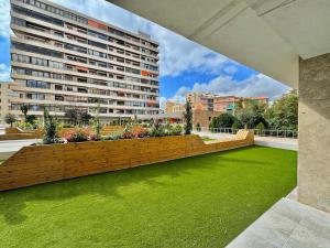 LaFrenchTouch - Estudio con piscina todo el año