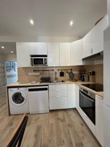 Maisons de vacances Maison avec terrasse, 10 couchages, a 200 m de la plage : photos des chambres