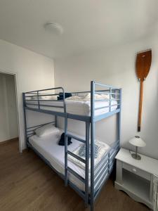 Maisons de vacances Maison avec terrasse, 10 couchages, a 200 m de la plage : photos des chambres