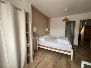 Maisons de vacances Maison avec terrasse, 10 couchages, a 200 m de la plage : photos des chambres