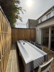 Maisons de vacances Maison avec terrasse, 10 couchages, a 200 m de la plage : photos des chambres