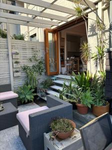 Harbour view art deco retreat in Neutral Bay