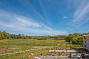 Appartements T3 au calme avec terrasse : photos des chambres