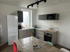 Maisons de vacances Superbe Maison renovee - Tregomeur : photos des chambres