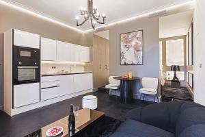 Divine Couture - Suite Cambon