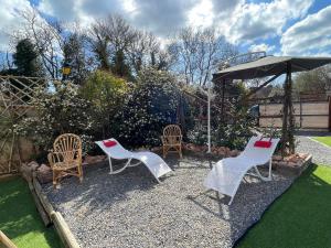 Villas Evasion ensoleillee avec jacuzzi a Cazedarnes : Villa