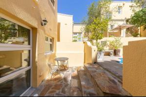 Vintage Alcove in Green Point, Cape Town sleeps 4