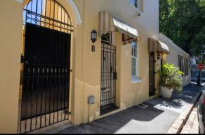 Vintage Alcove in Green Point, Cape Town sleeps 4