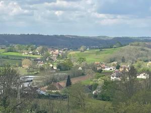 Maison Dauphinoise avec piscine chauffée et vue sur la montagne