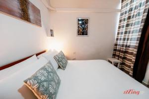 Peaceful Valley Views, a Short Walk from the Coast