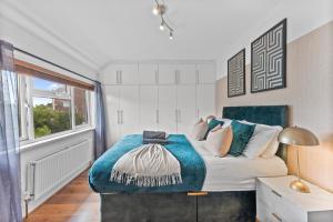 Winter Sale! Elegant House in the Heart of Windsor