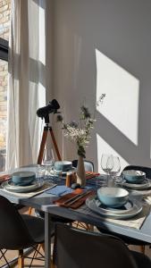 Tranquil & Bright by The Canal