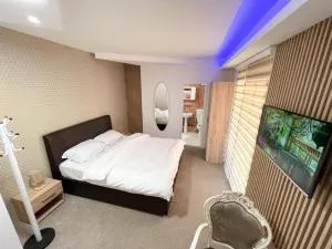 Room Gold - 卢卡维卡