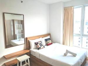 Exclusive Studio, 20th, 5pax, Gurney, Mansion One, Gleneagle Hospital