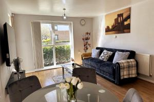 Inside Manchester City, Modern & Luxurious 2 Bed Apartment, Entire Unit