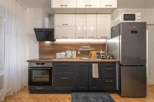 Cozy Apartment with FREE Parking