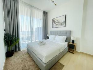 Jvc 1br Apartment Modern Comfort, Pool, Parking
