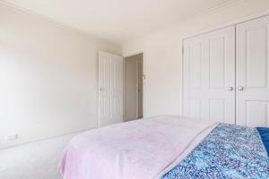 2BR with Free Parking 2min to Seaholme Station