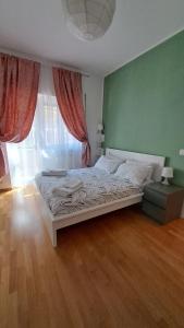 Roberta Rome Vatican Flat