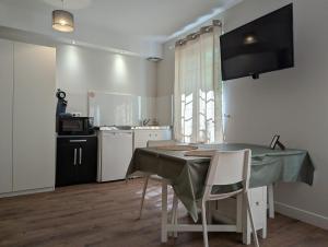 Appartements Studios du Marche au Bois : Studio