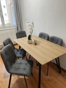 Bergblick Balkon Bruck an der Mur