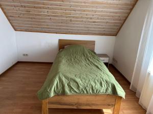 2 Zimmer Monteur- und Ferienwohnung mit kleinen Wintergarten