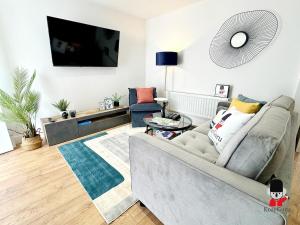 Kozy Salford 4BR 9ppl 5 mins to City Centre