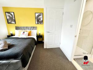 Kozy Salford 4BR 9ppl 5 mins to City Centre