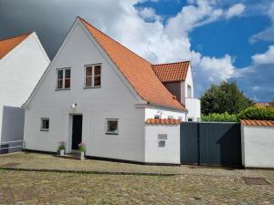 Townhouse with lovely patio in the historic quarter 7 day minimum stay