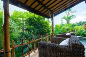 Temple Retreat Rumah Cantik