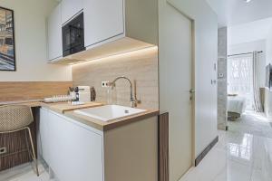 Divine Couture - Suite Montaigne